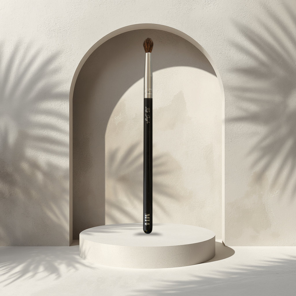 M14 Natural Hair Rounded Blending Brush